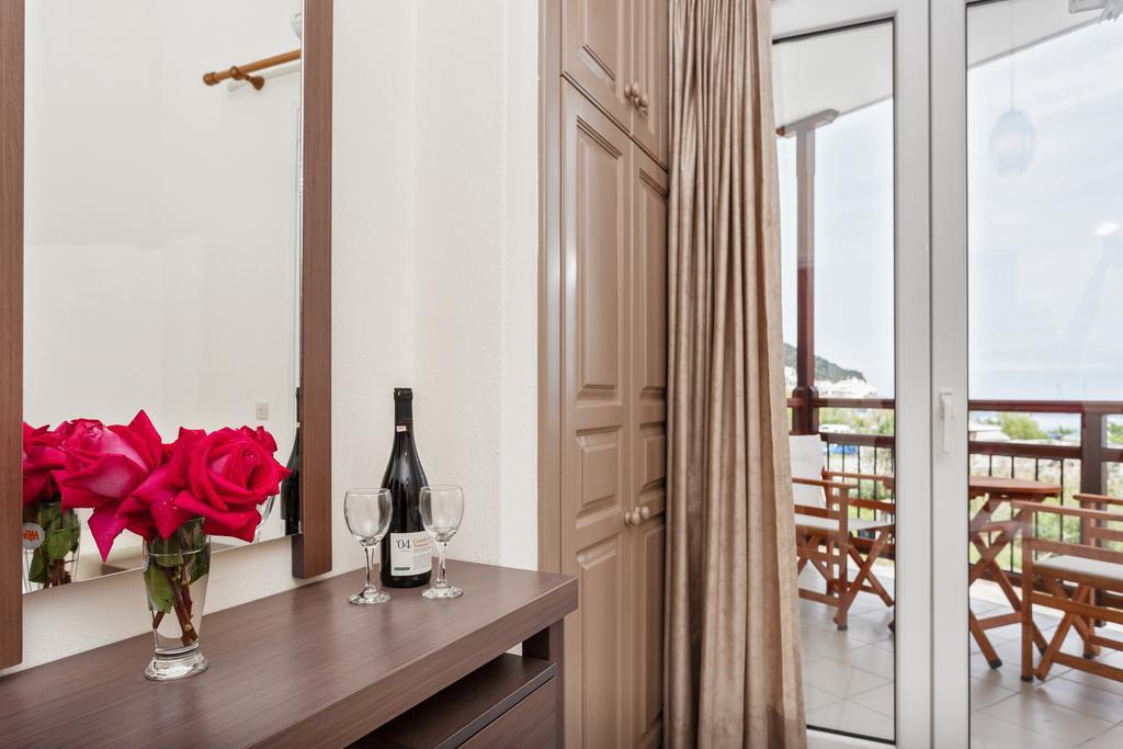 Akti Fine Rooms Скопелос Екстериор снимка