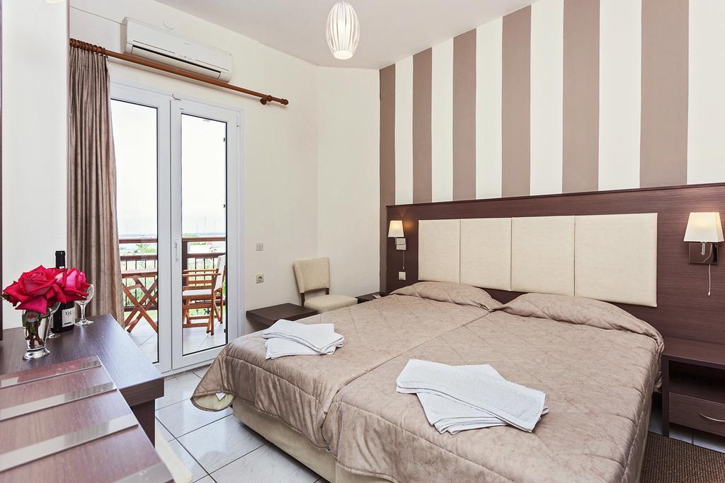 Akti Fine Rooms Скопелос Екстериор снимка